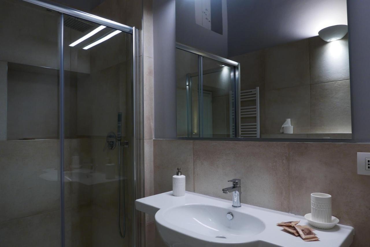 Suite 261 - Intero Appartamento Nel Centro Di Bari Bagian luar foto