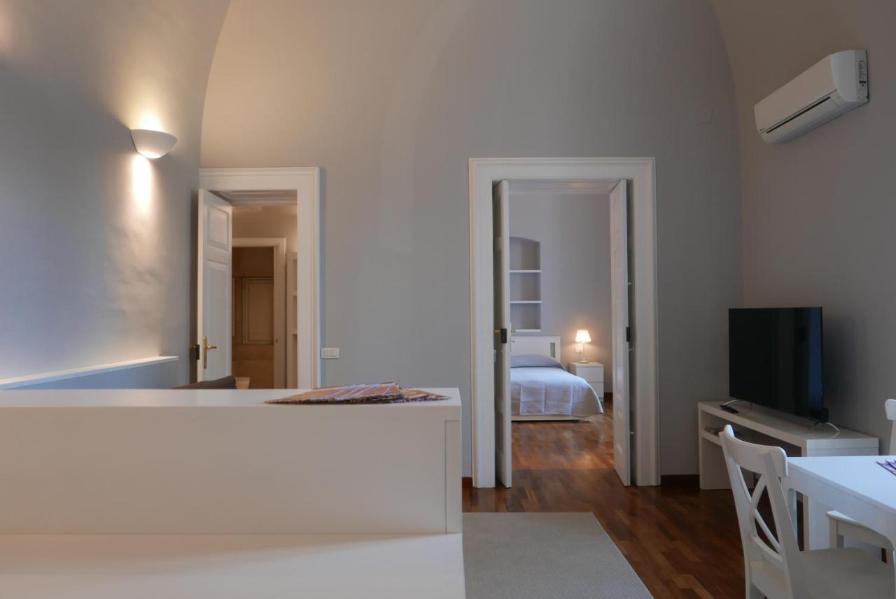 Suite 261 - Intero Appartamento Nel Centro Di Bari Bagian luar foto
