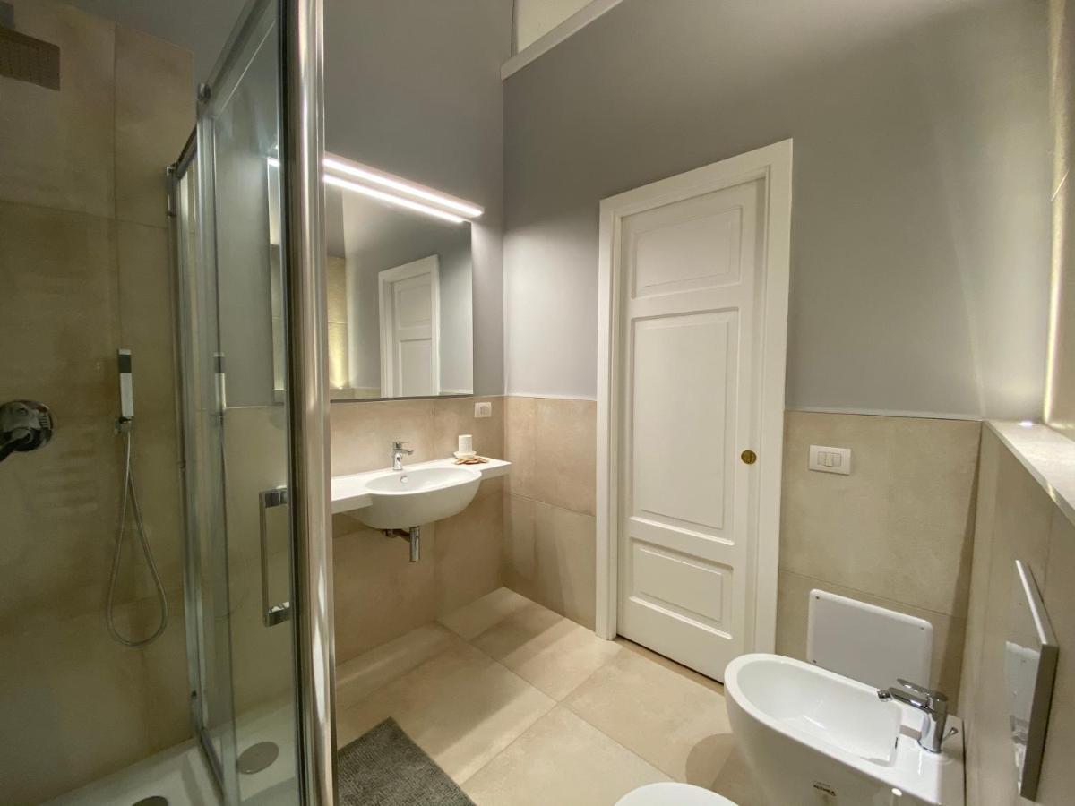 Suite 261 - Intero Appartamento Nel Centro Di Bari Bagian luar foto