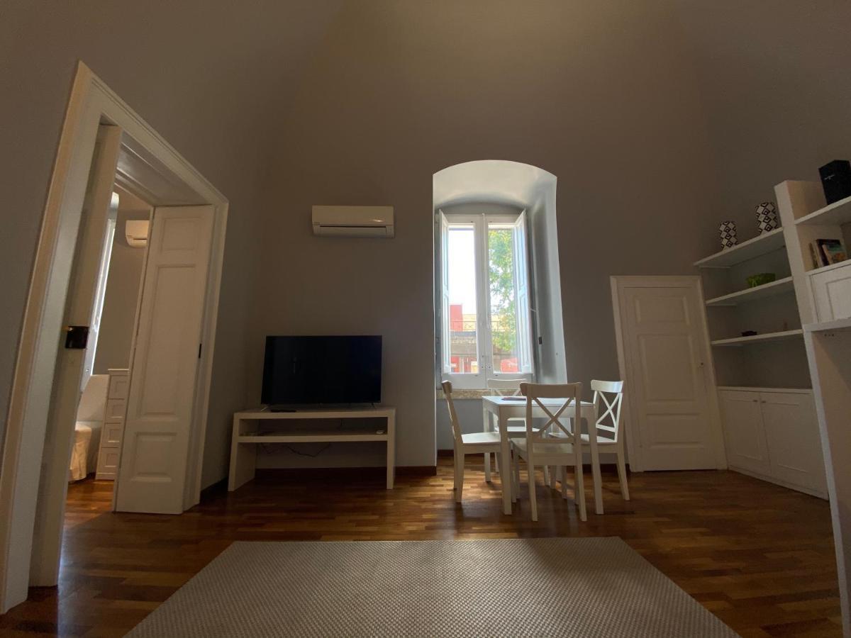 Suite 261 - Intero Appartamento Nel Centro Di Bari Bagian luar foto